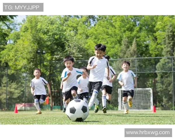 重庆足球队崛起之路：从默默无闻到邀请赛的闪耀之星